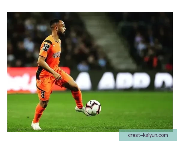 保利尼奥防守能力持续提升，最近几场比赛表现稳健引人瞩目。